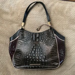 Darker brown Brahmin purse. Great condition